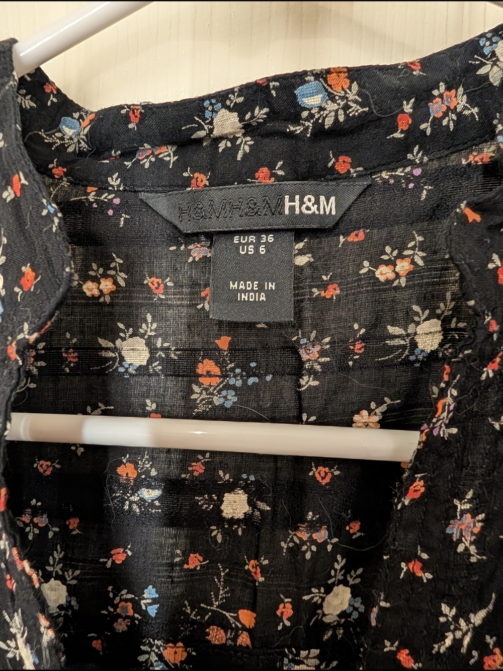 H&M Black Floral Cap-Sleeve Button Front Blouse - Picture 7 of 7